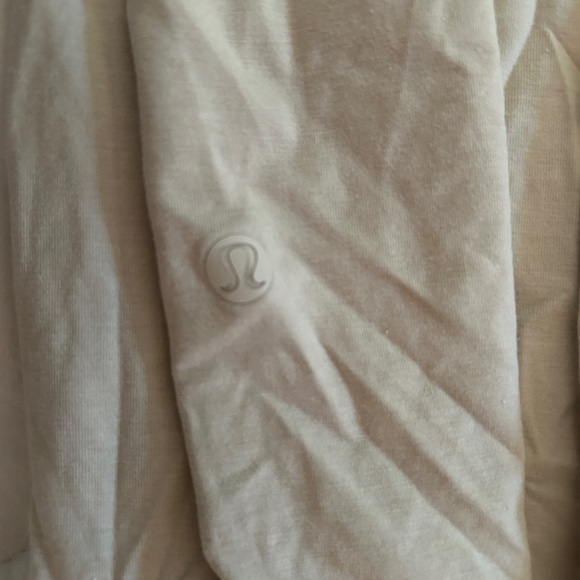 Lululemon men’s tee - Picture 3 of 4